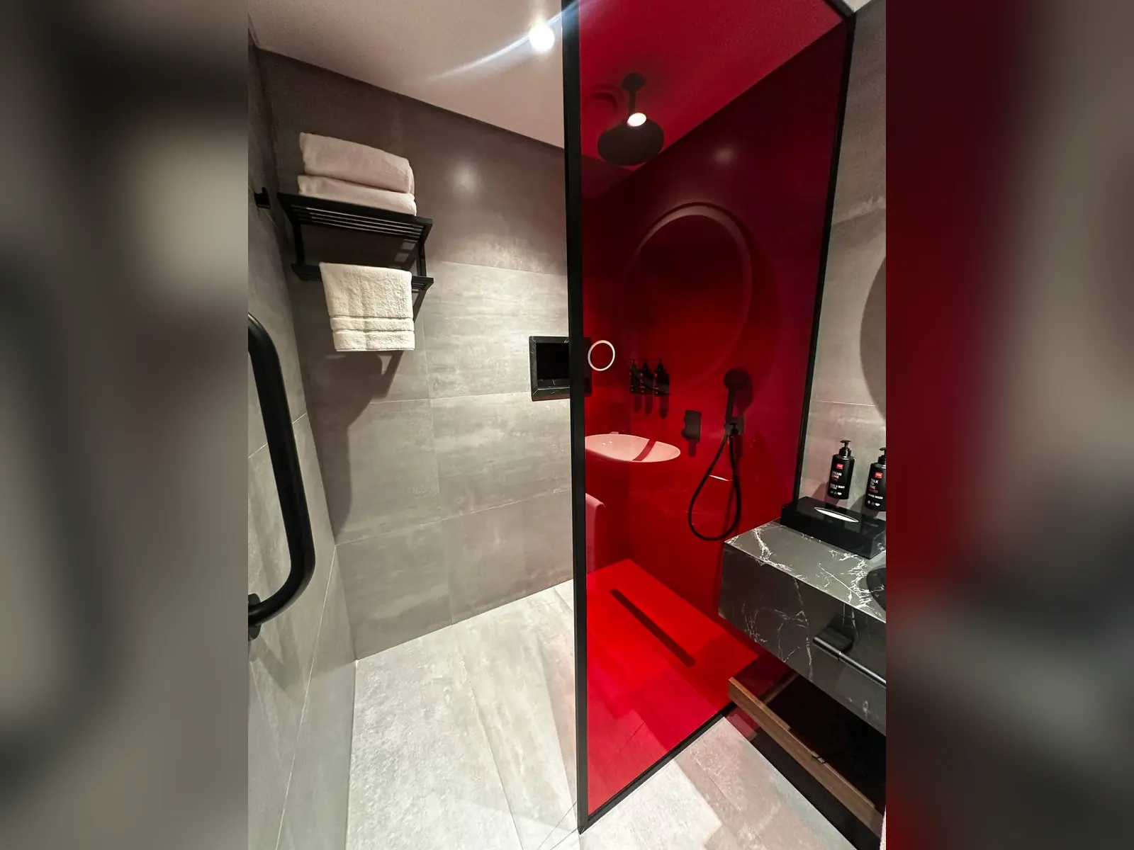 Radisson RED Izmir · Номер-студия 7